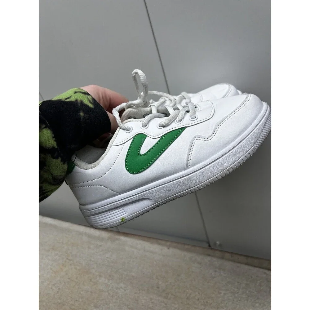 Tretorn good used